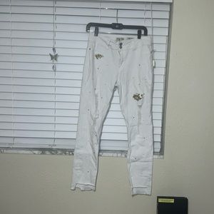 Indigo Rein White Ankle Jeans with Pendant-Like Decals